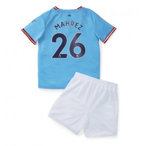 Manchester City Riyad Mahrez #26 babykläder Hemmatröja barn 2022-23 Korta ärmar (+ Korta byxor)